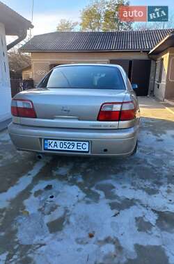 Седан Opel Omega 2000 в Бучаче