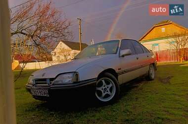 Седан Opel Omega 1989 в Карловке