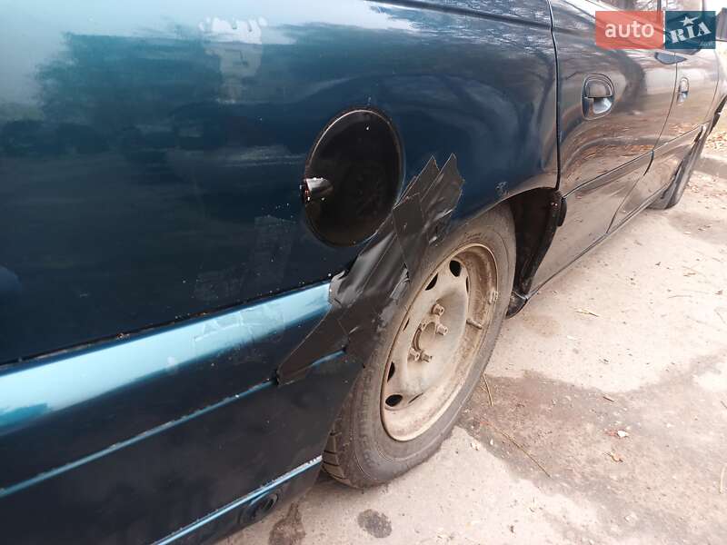 Седан Opel Omega 1997 в Сумах