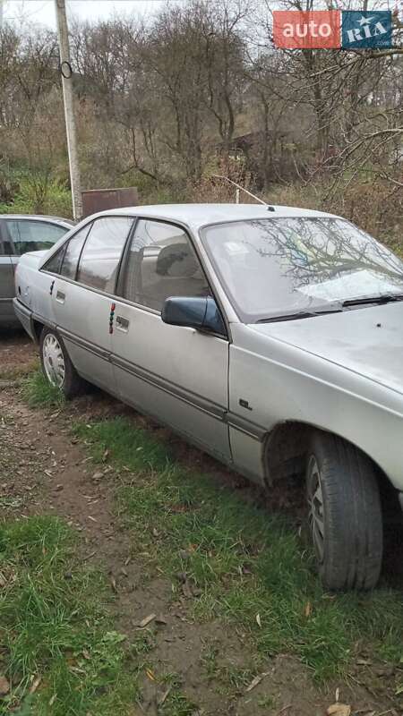 Седан Opel Omega 1989 в 