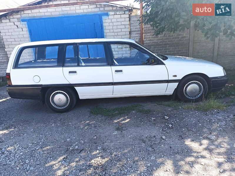 Універсал Opel Omega 1989 в Запоріжжі