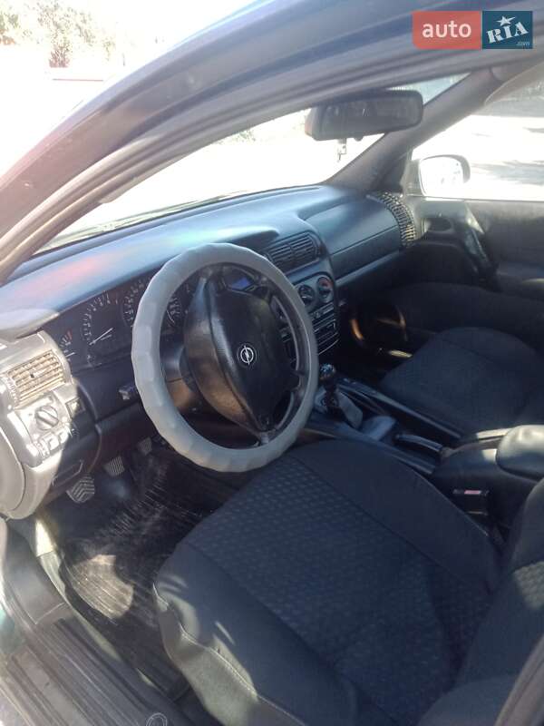 Универсал Opel Omega 1996 в Виннице