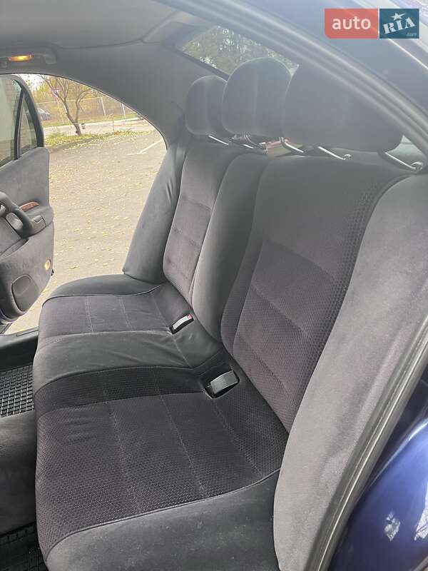 Седан Opel Omega 1999 в Кривом Роге