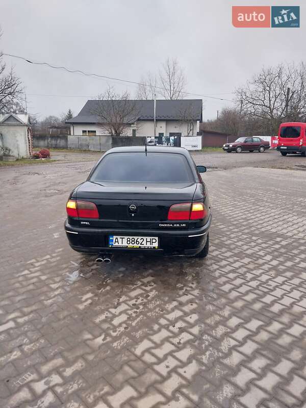 Седан Opel Omega 1998 в Косове