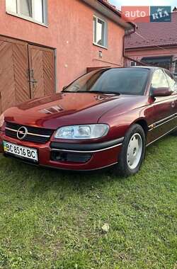 Седан Opel Omega 1995 в Стрию