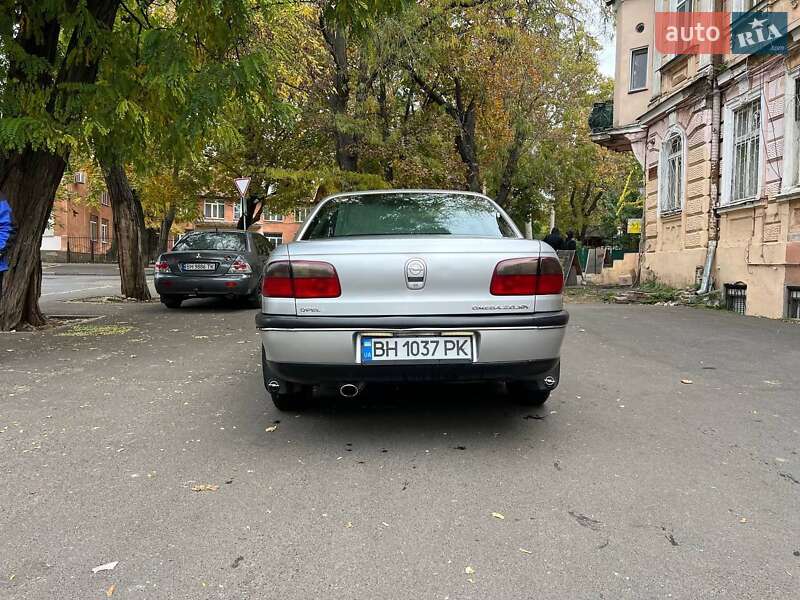 Седан Opel Omega 1998 в Одессе