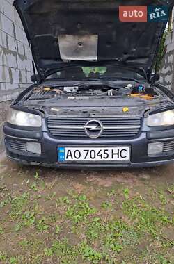 Седан Opel Omega 1999 в Драгово