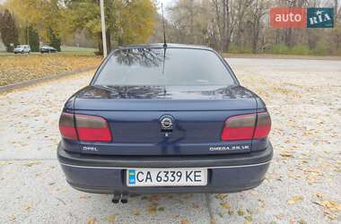 Седан Opel Omega 1999 в Каневе