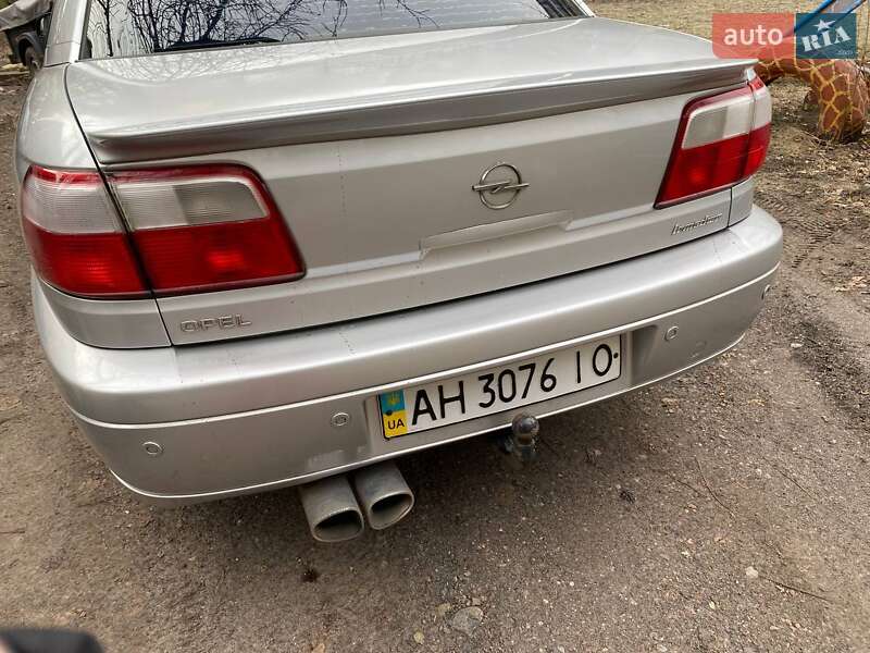 Седан Opel Omega 2002 в Доброполье
