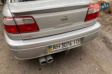Седан Opel Omega 2002 в 