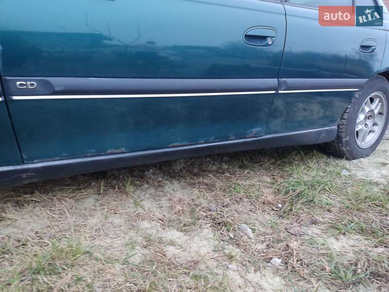 Седан Opel Omega 1998 в Пустомытах
