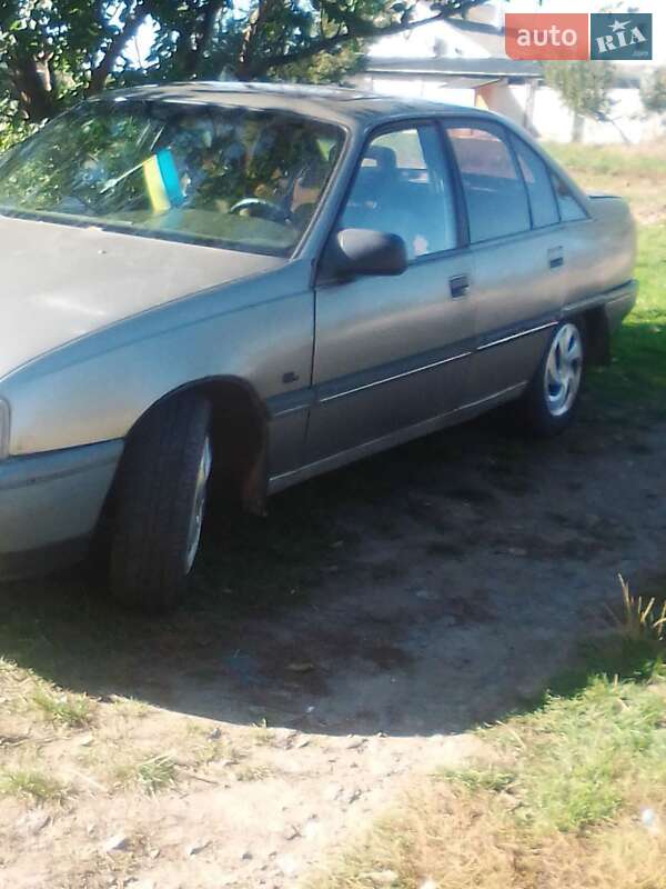Седан Opel Omega 1988 в Бершади