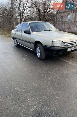 Седан Opel Omega 1988 в Кам'янському