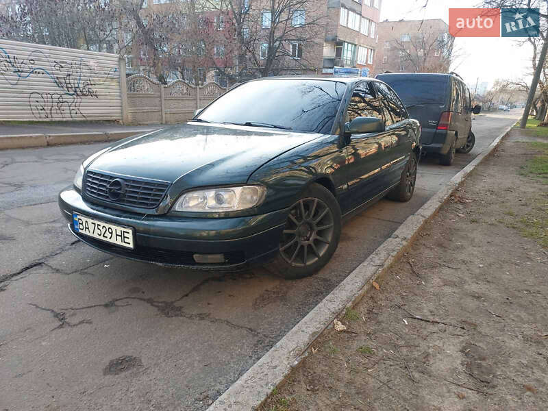 Седан Opel Omega 2002 в Александрие