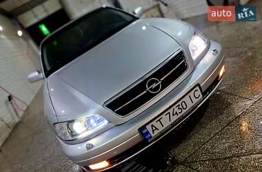 Седан Opel Omega 2002 в Чернівцях