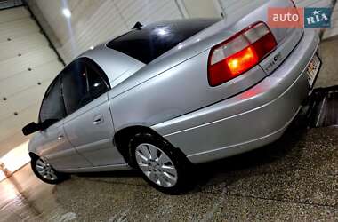 Седан Opel Omega 2002 в Чернівцях