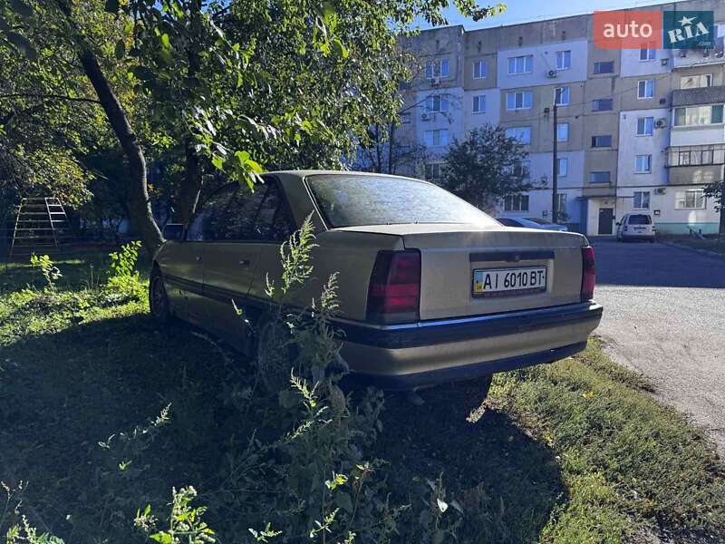 Седан Opel Omega 1993 в Гребінках
