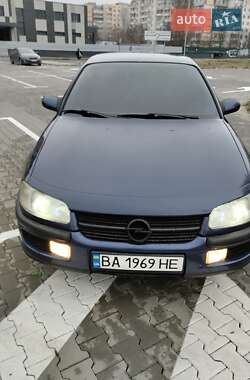 Седан Opel Omega 1998 в Киеве