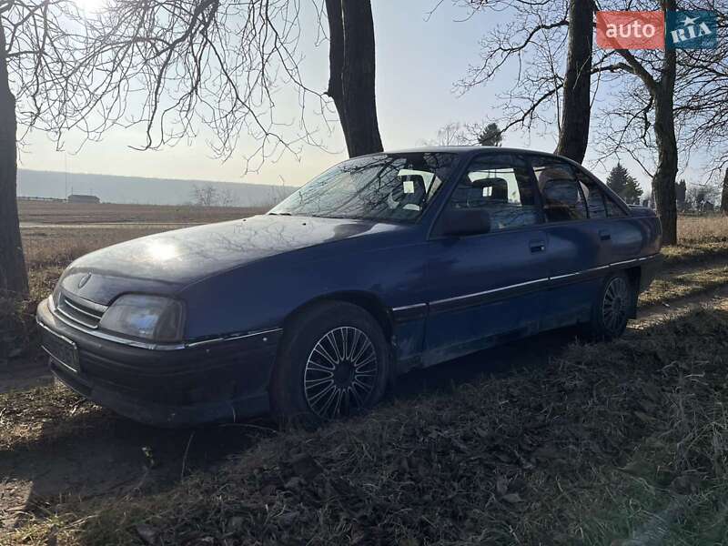 Седан Opel Omega 1988 в Черновцах