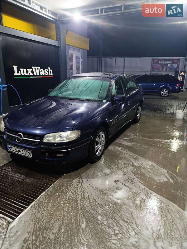 Седан Opel Omega 1995 в Львове