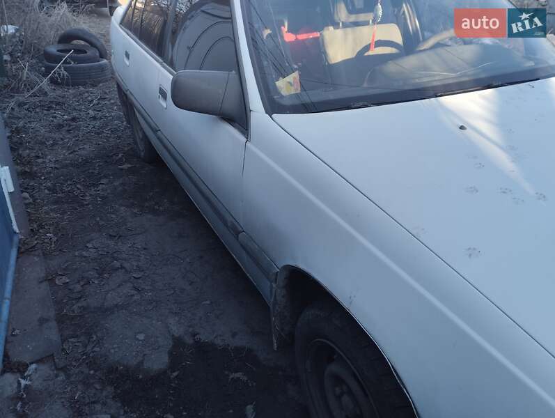 Седан Opel Omega 1988 в Житомире