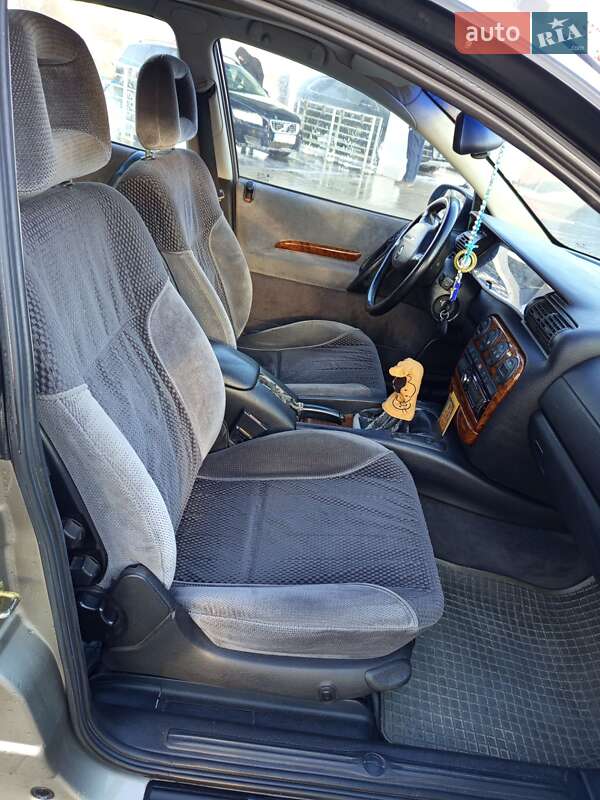 Седан Opel Omega 1996 в Стрые