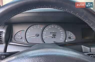 Седан Opel Omega 2003 в Киверцах