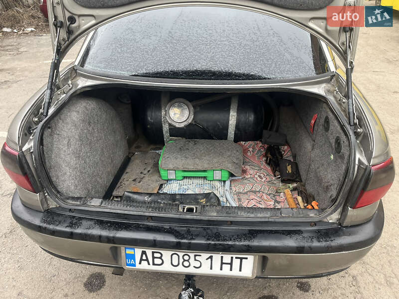 Седан Opel Omega 1996 в Виннице
