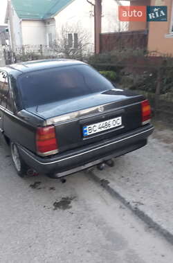 Седан Opel Omega 1989 в 