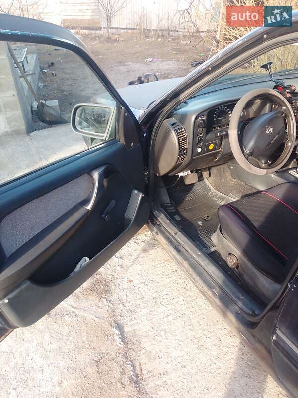 Седан Opel Omega 1989 в Киеве