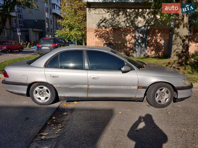 Седан Opel Omega 1999 в Львове