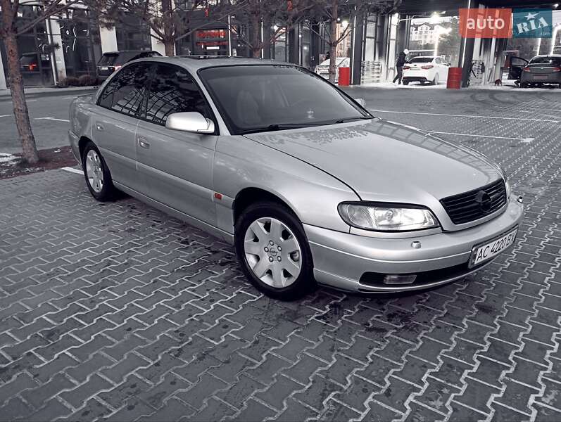 Opel Omega 2000