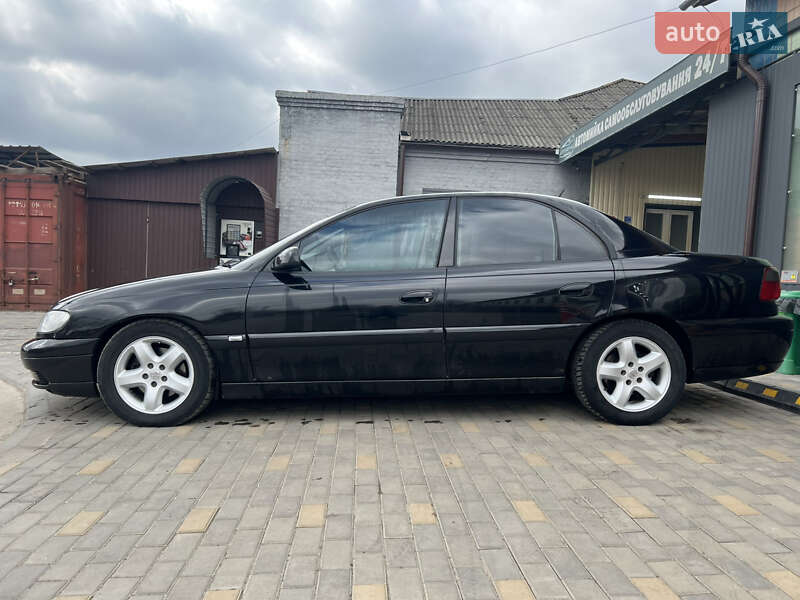 Седан Opel Omega 2002 в Гайвороні
