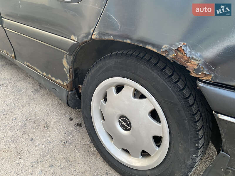 Седан Opel Omega 1995 в Калинівці