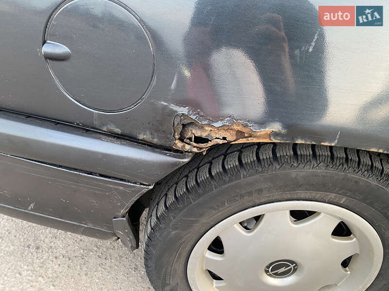 Седан Opel Omega 1995 в Калинівці