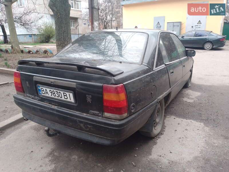 Седан Opel Omega 1990 в Кропивницком