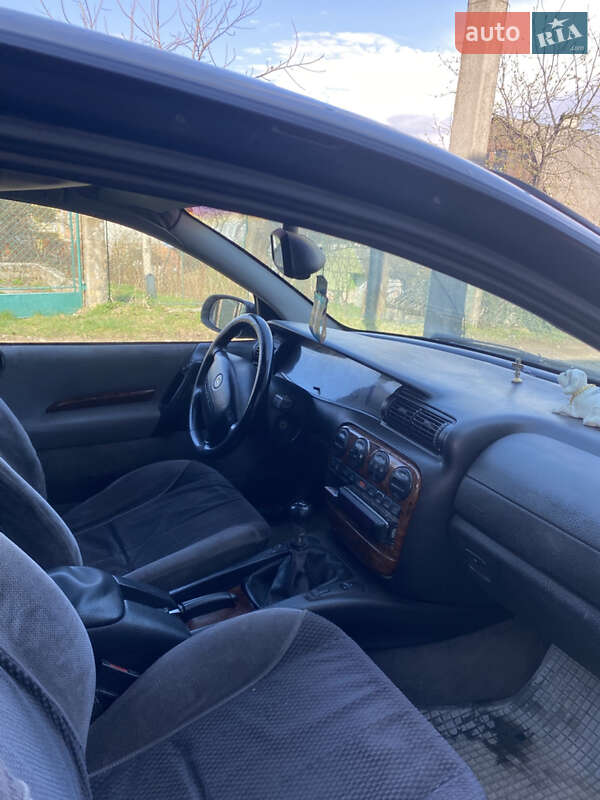 Седан Opel Omega 1996 в Трускавце