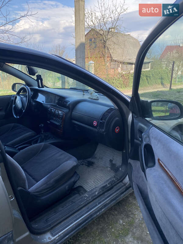 Седан Opel Omega 1996 в Трускавце