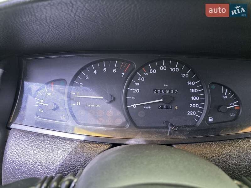 Седан Opel Omega 1998 в Киеве