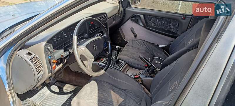 Универсал Opel Omega 1987 в Еланце