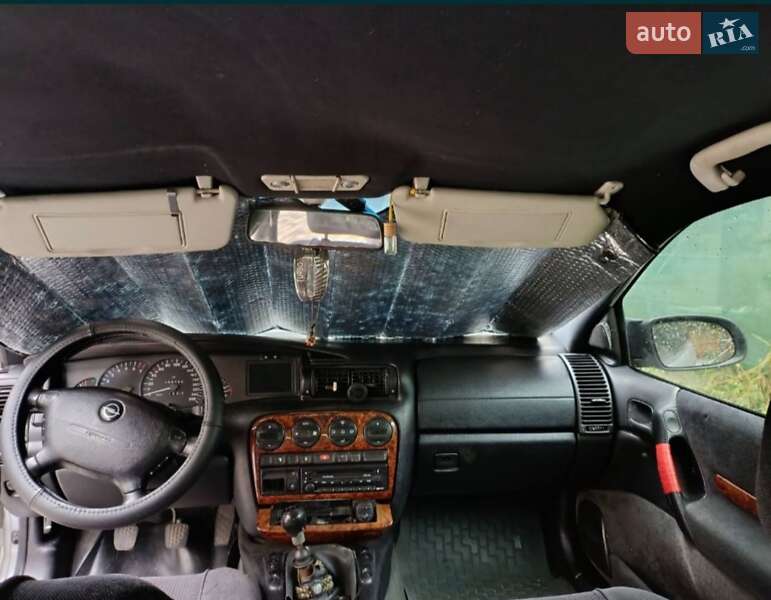 Седан Opel Omega 1998 в Одессе