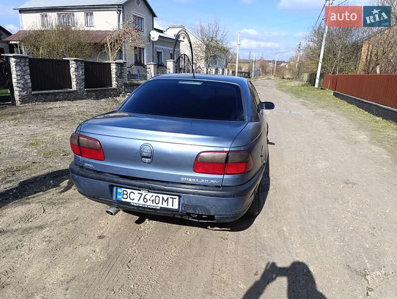 Седан Opel Omega 1998 в Волочиську