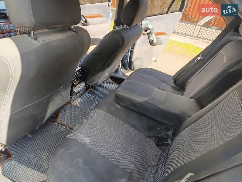 Седан Opel Omega 1998 в Волочиську