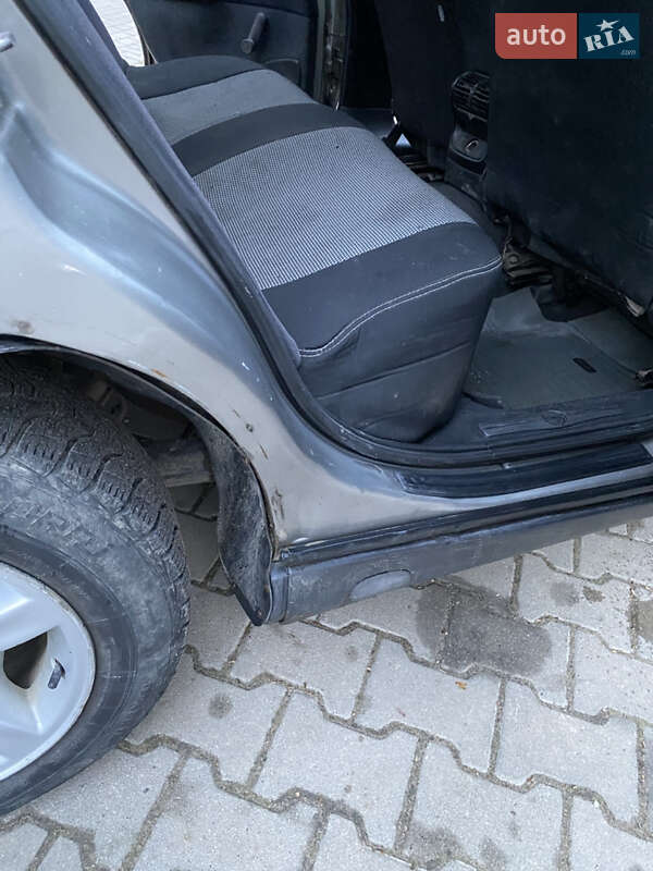 Седан Opel Omega 1997 в Чернівцях