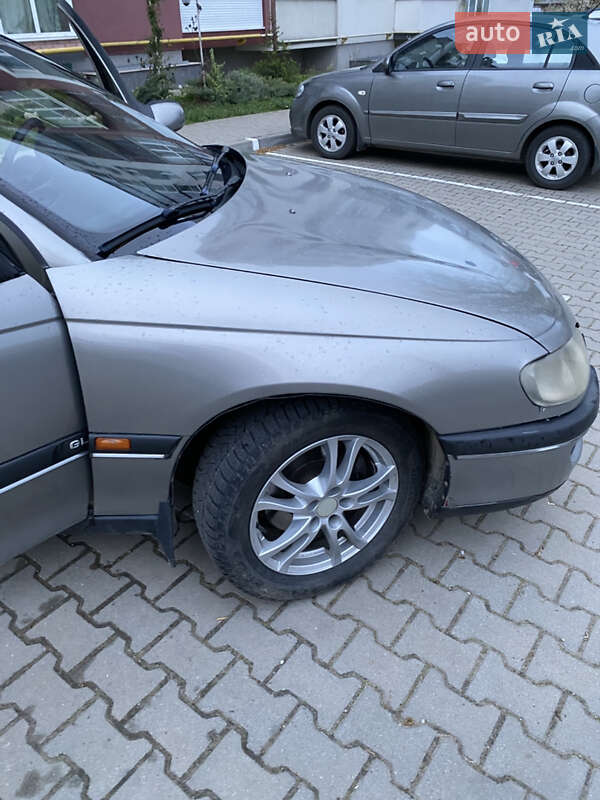 Седан Opel Omega 1997 в Чернівцях