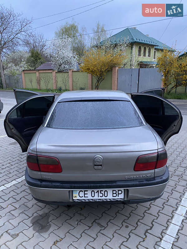 Седан Opel Omega 1997 в Чернівцях
