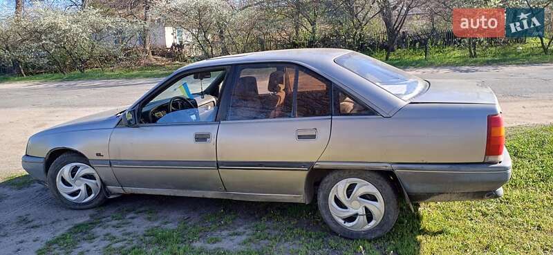 Седан Opel Omega 1988 в Бершади