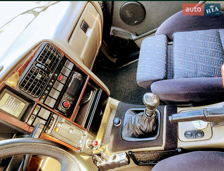 Седан Opel Omega 1987 в Киеве