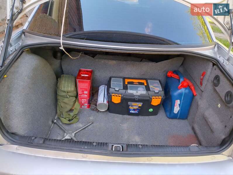 Седан Opel Omega 2002 в Александрие