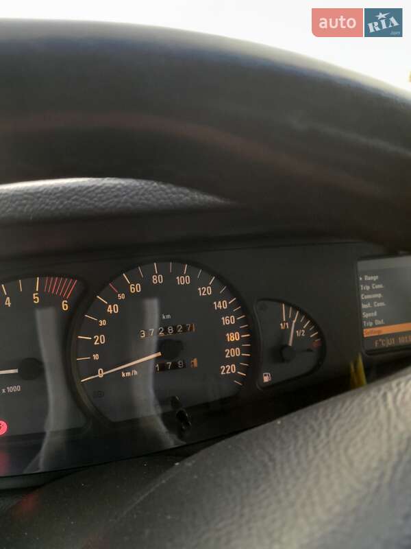 Седан Opel Omega 2002 в Киеве